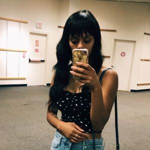 Meet your Posher, Olivia